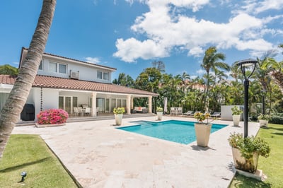 Luxury Villa Photo #2