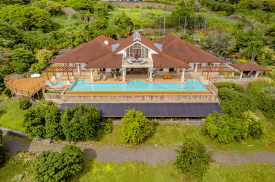 Luxury Villa Photo #2