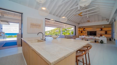Luxury Villa Photo #28