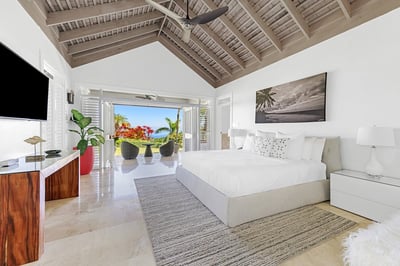 Luxury Villa Photo #24