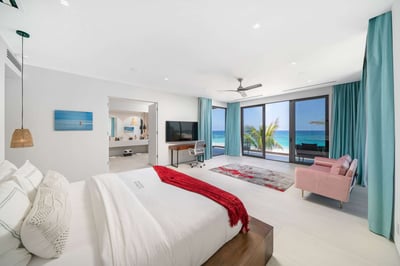Luxury Villa Photo #34