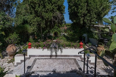 Luxury Villa Photo #10