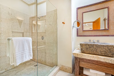 Luxury Villa Photo #39