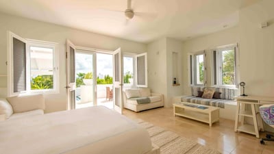 Luxury Villa Photo #29