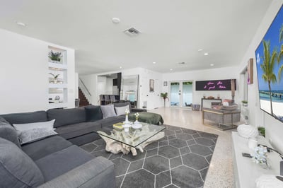 Luxury Villa Photo #19