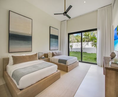 Luxury Villa Photo #39