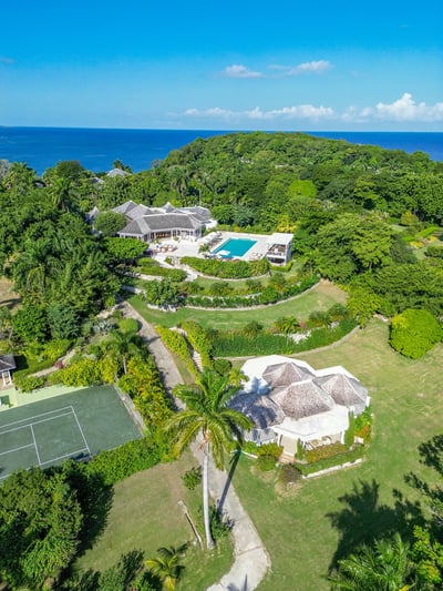 Luxury Villa Photo #40