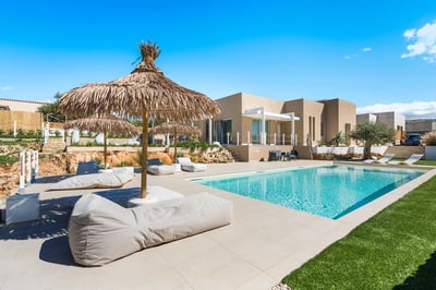 Luxury Villa Photo #8