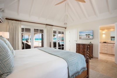Luxury Villa Photo #35