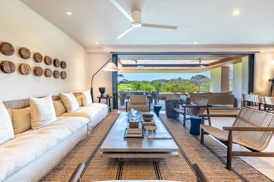 Luxury Villa Photo #9