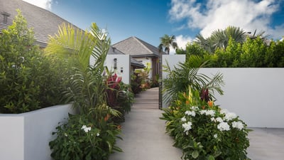 Outdoors: Panoramic views over the sea. Private parking at the entrance.&nbsp;