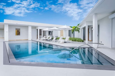Luxury Villa Photo #6