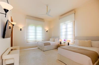 Luxury Villa Photo #35