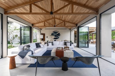 Luxury Villa Photo #30