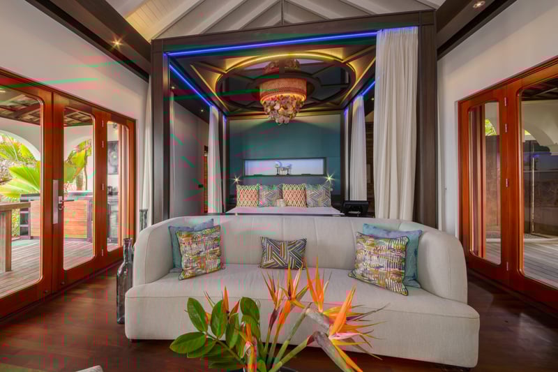 Beachfront Pool Suite