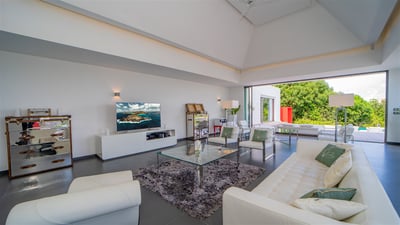 Luxury Villa Photo #30