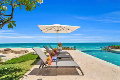 Luxury Villa Photo #6