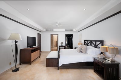 Luxury Villa Photo #8