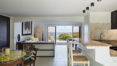 Kitchen & Dining Area: Air conditioned and fully equipped kitchen, electric oven and stove, refriger