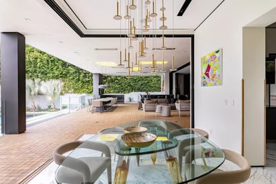 Luxury Villa Photo #18
