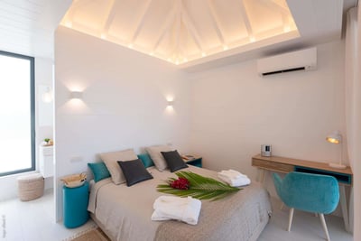 Luxury Villa Photo #23