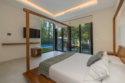 Luxury Villa Photo #27