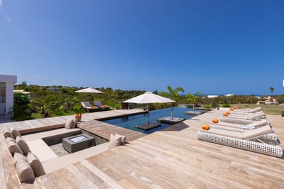 Luxury Villa Photo #4