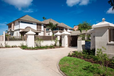 Luxury Villa Photo #3