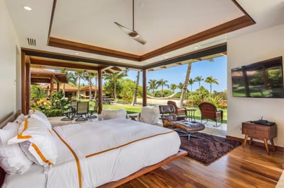 Luxury Villa Photo #13