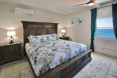 Luxury Villa Photo #26