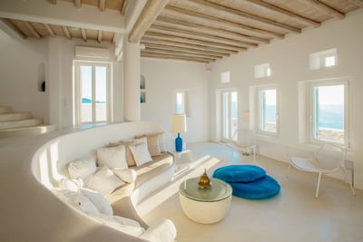 Luxury Villa Photo #9