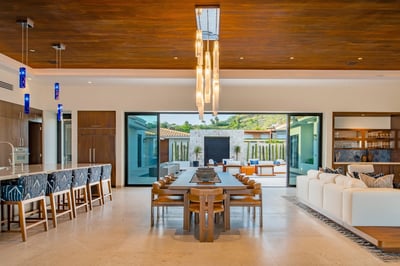 Luxury Villa Photo #17