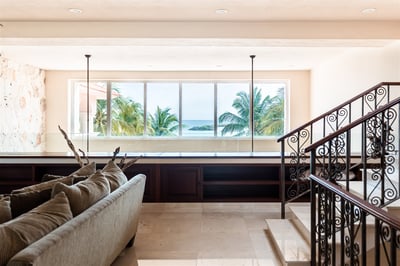 Luxury Villa Photo #32