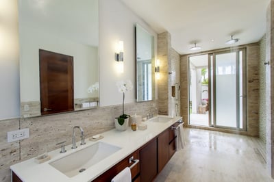 Luxury Villa Photo #26