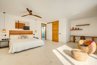 Luxury Villa Photo #19