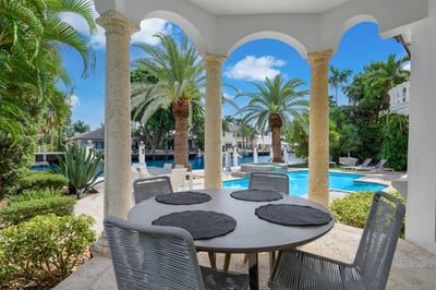 Luxury Villa Photo #15