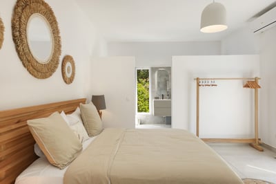 Luxury Villa Photo #46