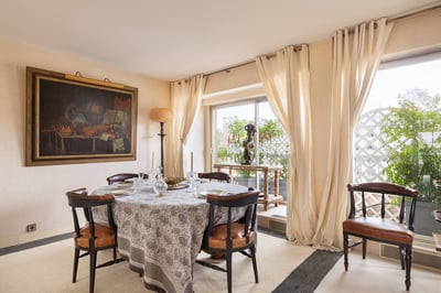 Luxury Villa Photo #11