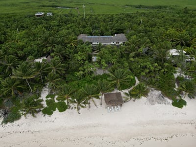 Luxury Villa Photo #3