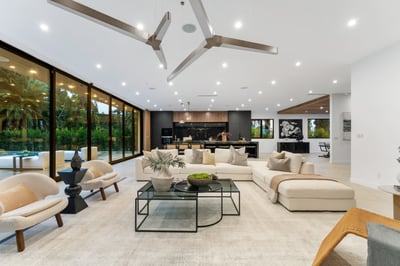 Luxury Villa Photo #25