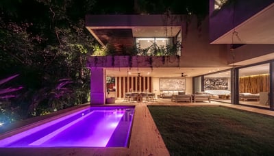 Luxury Villa Photo #4