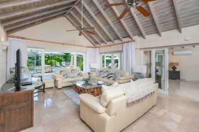 Luxury Villa Photo #13