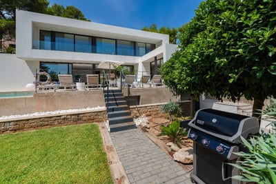 Luxury Villa Photo #9