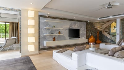 Luxury Villa Photo #17