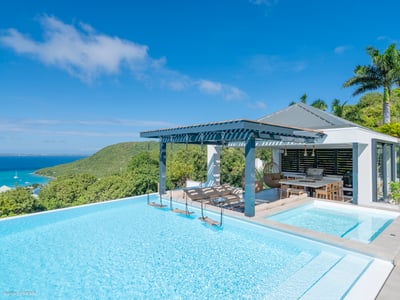 Luxury Villa Photo #7
