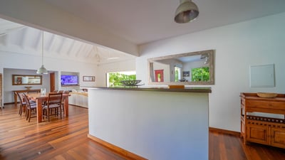 Luxury Villa Photo #18
