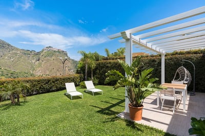 Luxury Villa Photo #14