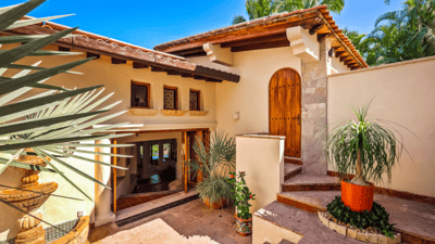 Luxury Villa Photo #25