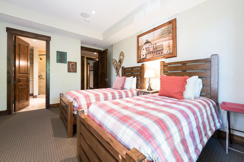 Silver Star 6 BDM Cottage with Spa