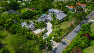 Luxury Villa Photo #31